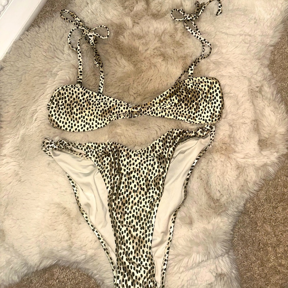 KENDALL + KYLIE BIKINI SIZE L